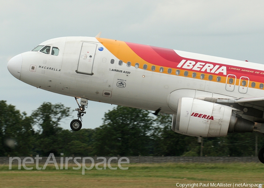 Iberia Airbus A320-214 (EC-HQK) | Photo 4081