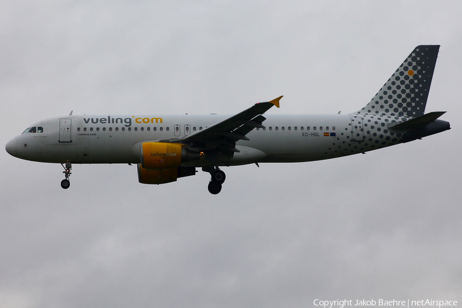 Vueling Airbus A320-214 (EC-HQL) | Photo 194697