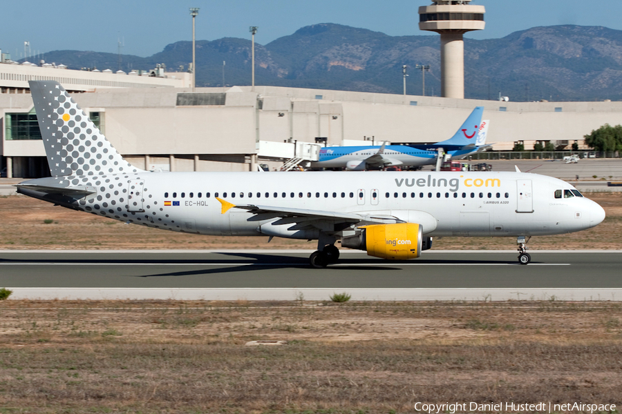 Vueling Airbus A320-214 (EC-HQL) | Photo 513340