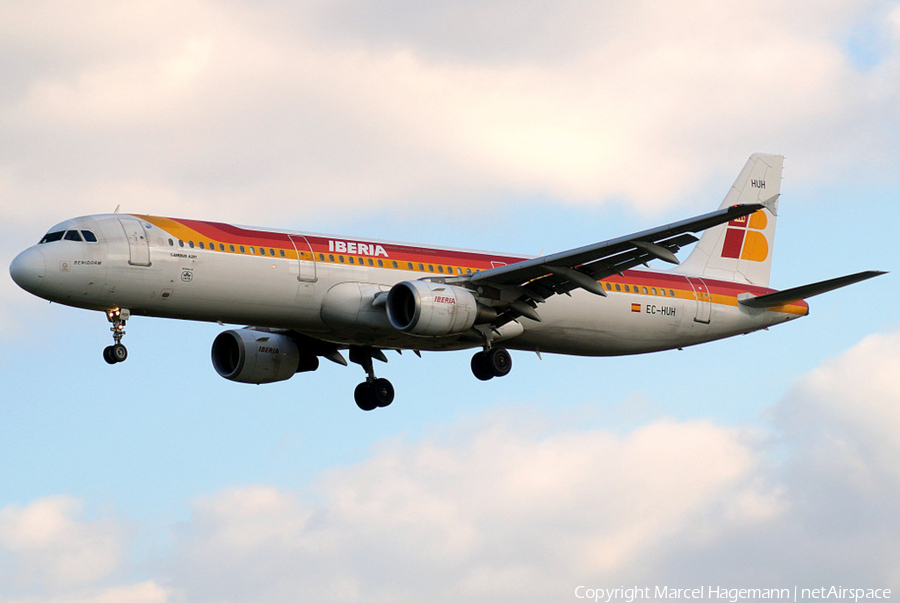 Iberia Airbus A321-212 (EC-HUH) | Photo 123645