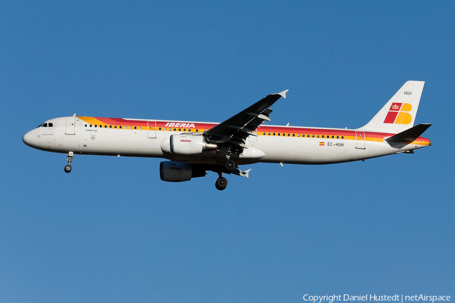 Iberia Airbus A321-212 (EC-HUH) | Photo 643920