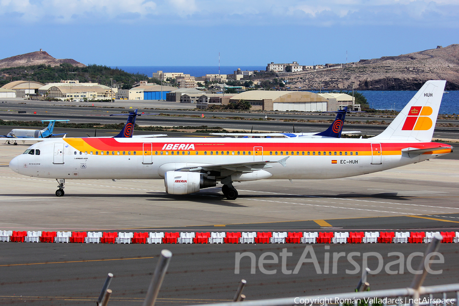 Iberia Airbus A321-212 (EC-HUH) | Photo 586194