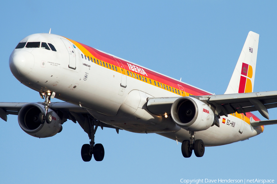 Iberia Airbus A321-211 (EC-HUI) | Photo 3425
