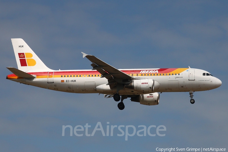 Iberia Airbus A320-214 (EC-HUK) | Photo 16454