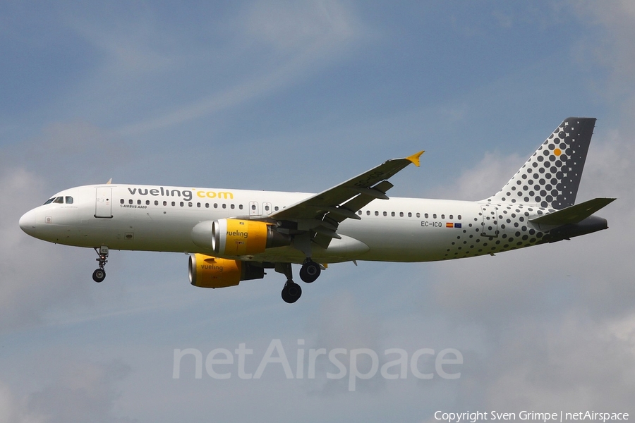 Vueling Airbus A320-211 (EC-ICQ) | Photo 29066