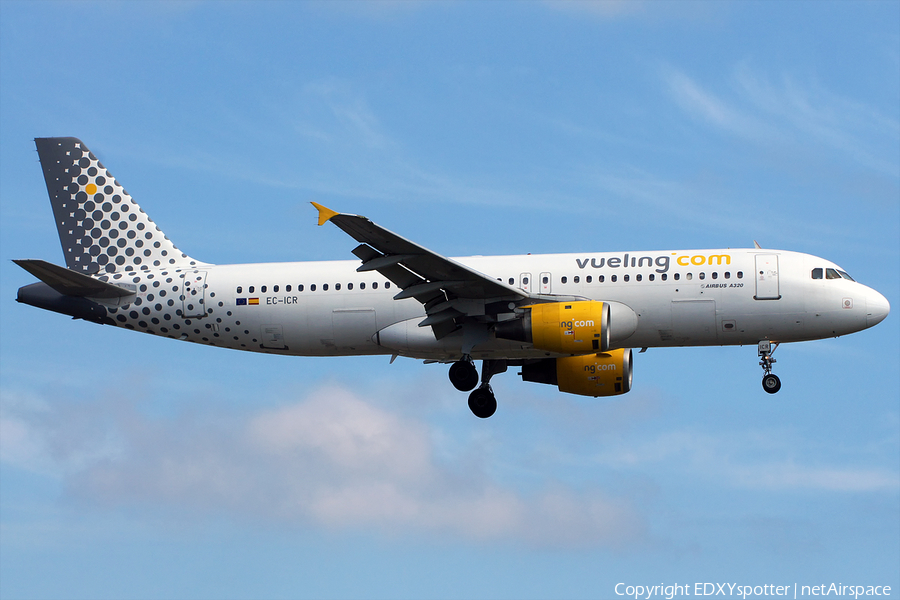 Vueling Airbus A320-211 (EC-ICR) | Photo 275357