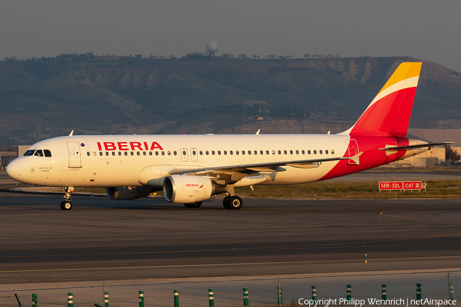 Iberia Airbus A320-214 (EC-IEF) | Photo 377030