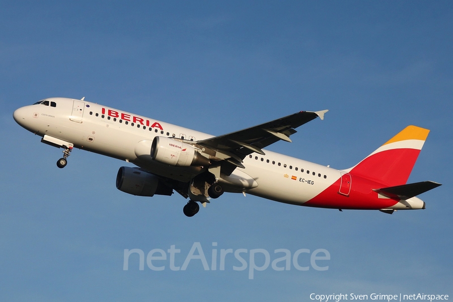 Iberia Airbus A320-214 (EC-IEG) | Photo 89411
