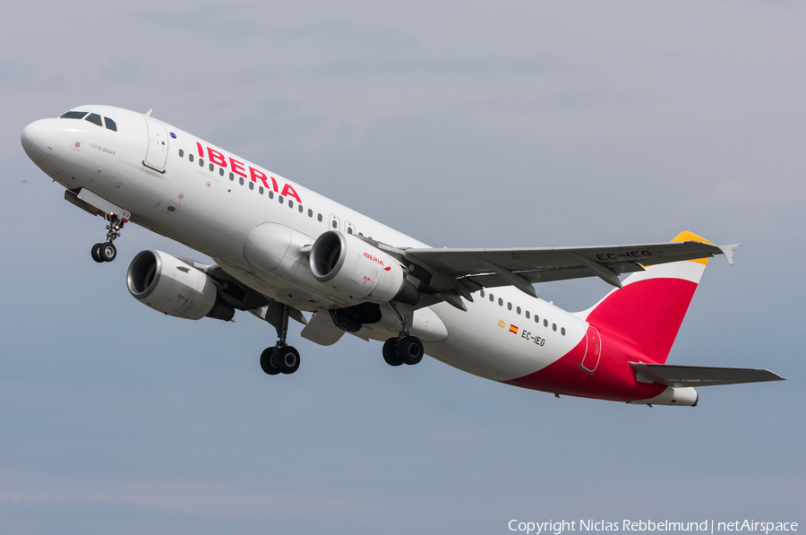 Iberia Airbus A320-214 (EC-IEG) | Photo 248473