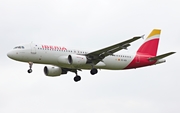 Iberia Airbus A320-214 (EC-IEG) at  Hamburg - Fuhlsbuettel (Helmut Schmidt), Germany