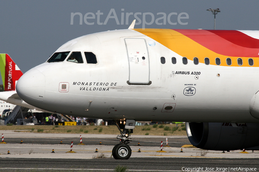 Iberia Airbus A320-214 (EC-IEI) | Photo 384594