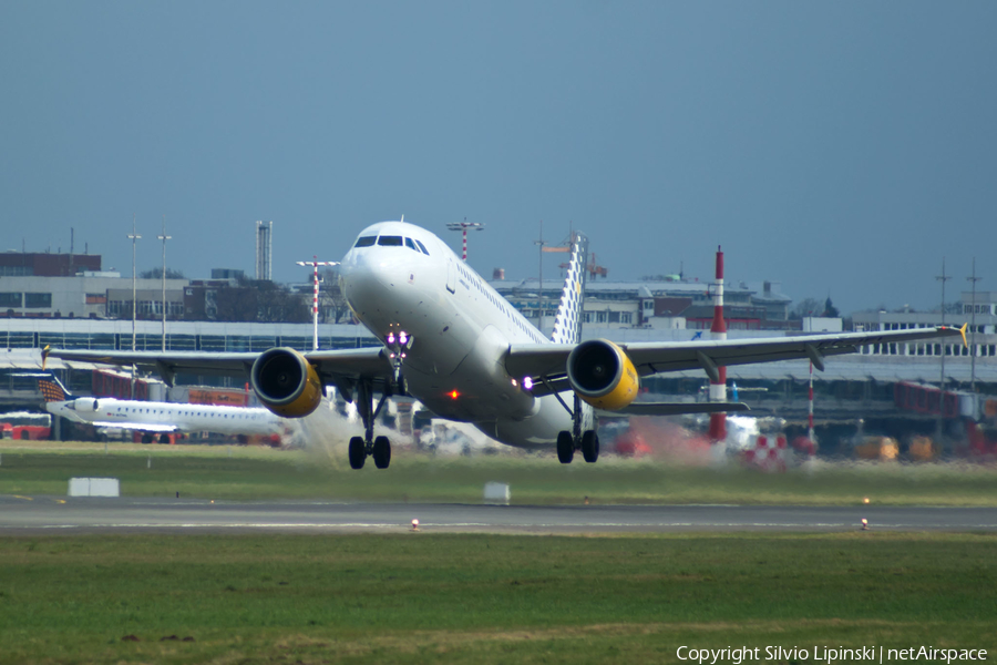 Vueling Airbus A320-214 (EC-IEI) | Photo 25333