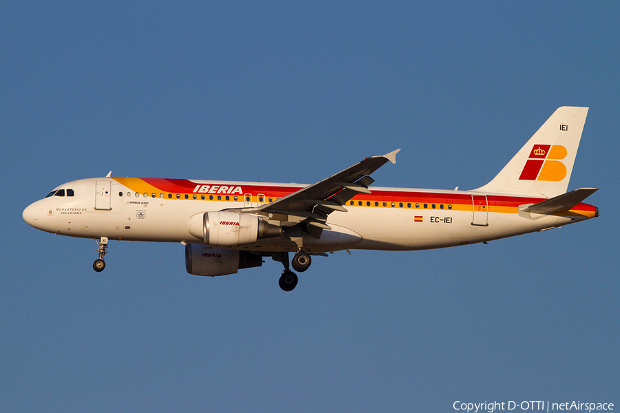 Iberia Airbus A320-214 (EC-IEI) | Photo 370569