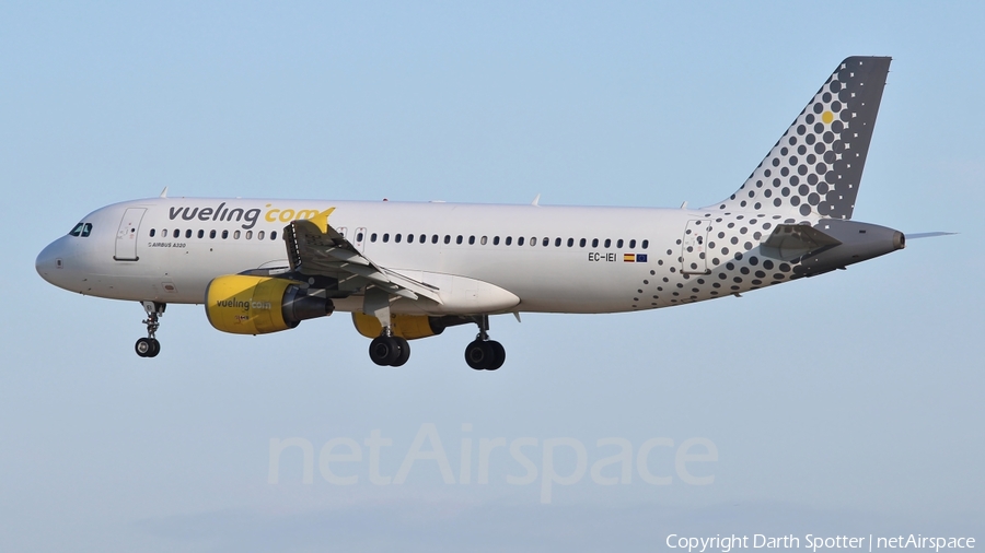 Vueling Airbus A320-214 (EC-IEI) | Photo 220415
