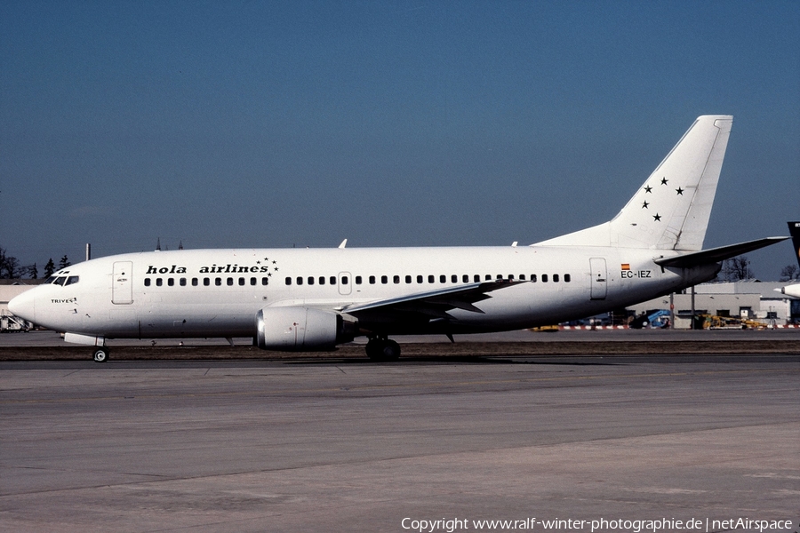 Hola Airlines Boeing 737-33A (EC-IEZ) | Photo 523253