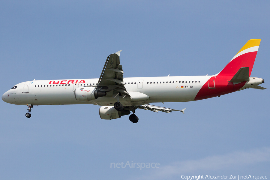 Iberia Airbus A321-211 (EC-IGK) | Photo 491344