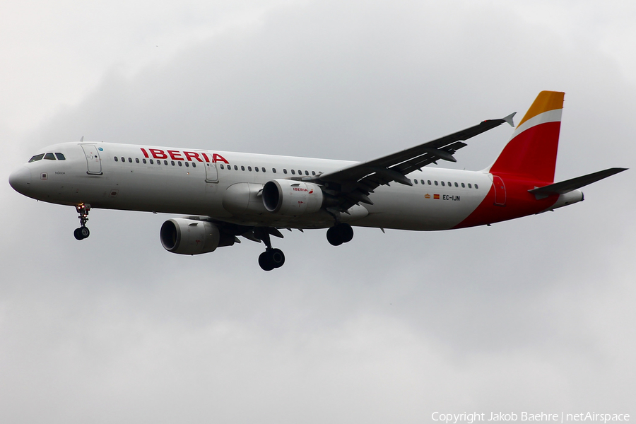 Iberia Airbus A321-211 (EC-IJN) | Photo 183672