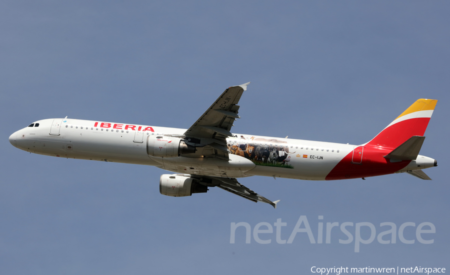 Iberia Airbus A321-211 (EC-IJN) | Photo 325559