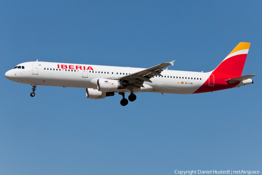 Iberia Airbus A321-211 (EC-IJN) | Photo 631788
