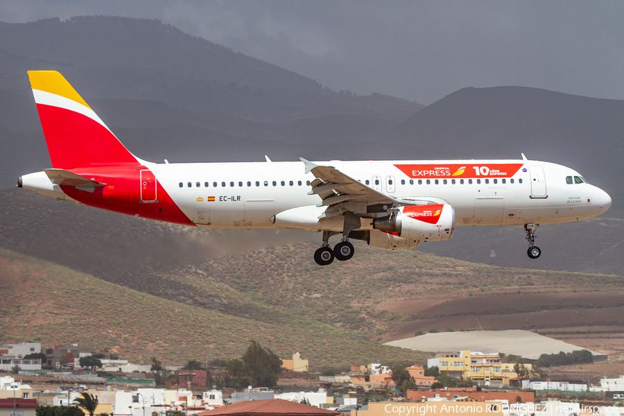 Iberia Airbus A320-214 (EC-ILR) | Photo 501995