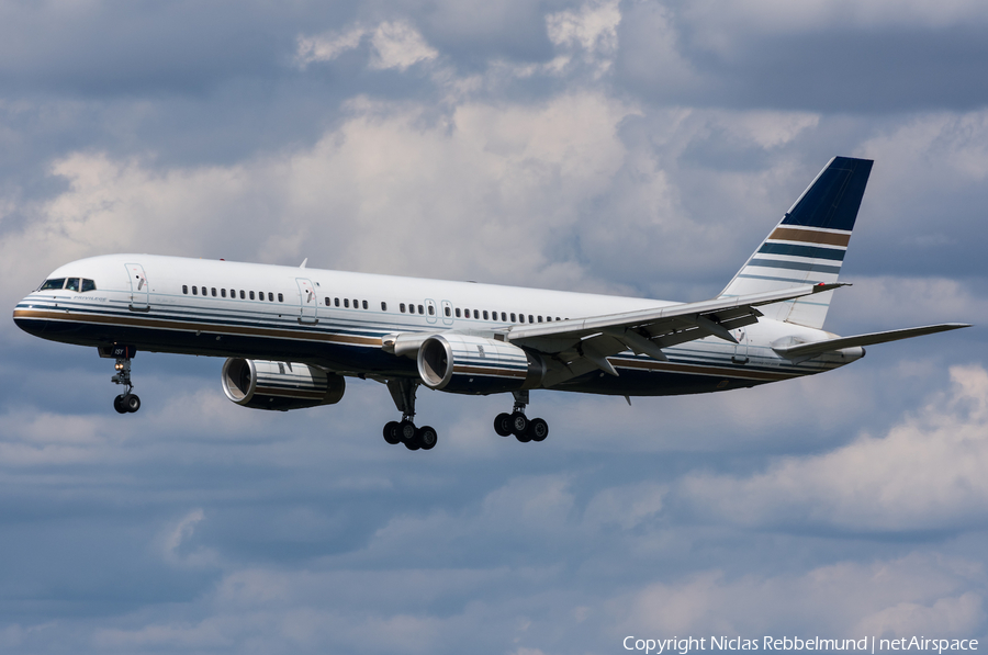 Privilege Style Boeing 757-256 (EC-ISY) | Photo 257492