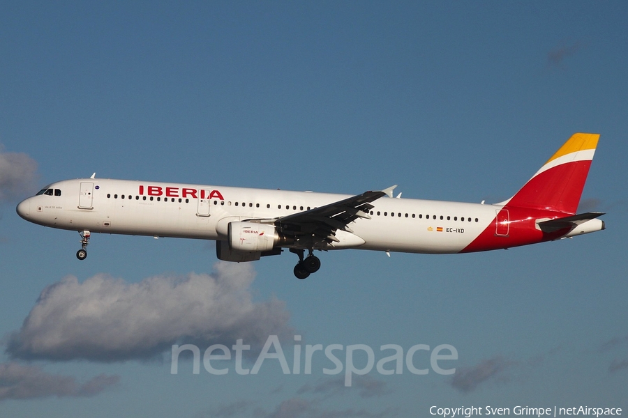 Iberia Airbus A321-211 (EC-IXD) | Photo 196271