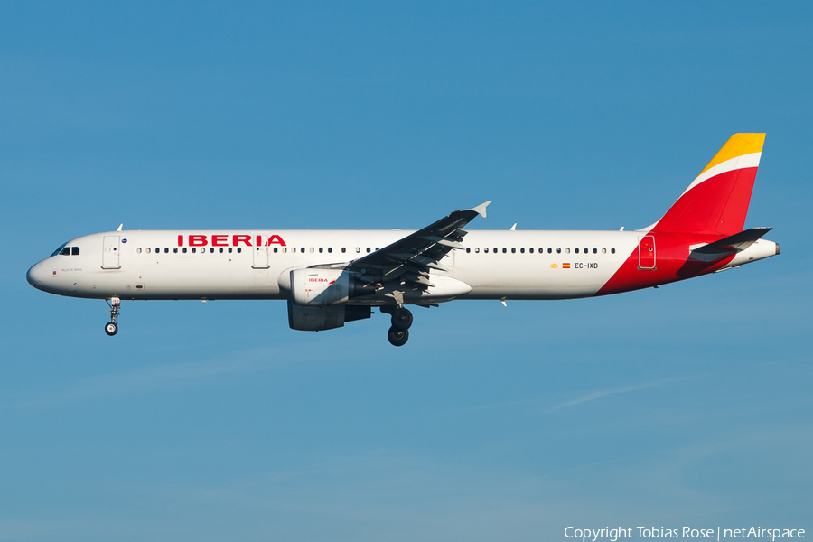 Iberia Airbus A321-211 (EC-IXD) | Photo 300754