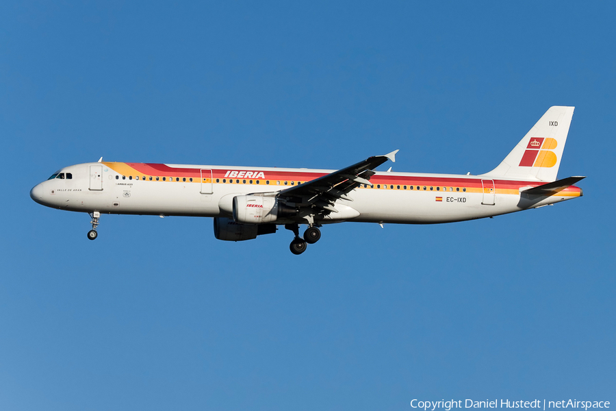 Iberia Airbus A321-211 (EC-IXD) | Photo 643921