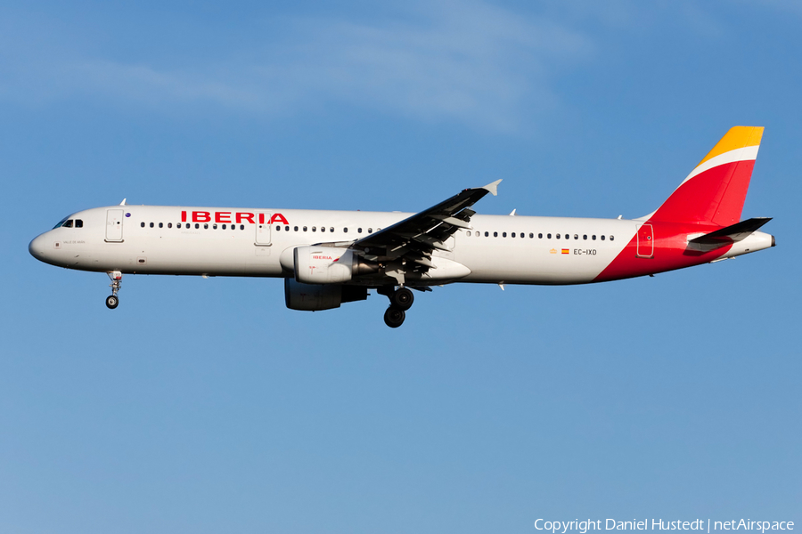 Iberia Airbus A321-211 (EC-IXD) | Photo 656701