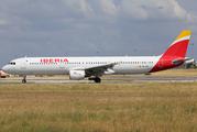 Iberia Airbus A321-211 (EC-IXD) at  Lisbon - Portela, Portugal