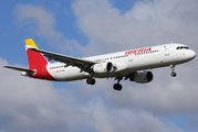 Iberia Airbus A321-211 (EC-IXD) at  Lisbon - Portela, Portugal