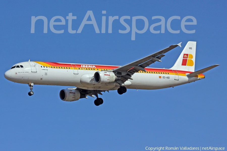 Iberia Airbus A321-211 (EC-IXD) | Photo 340729