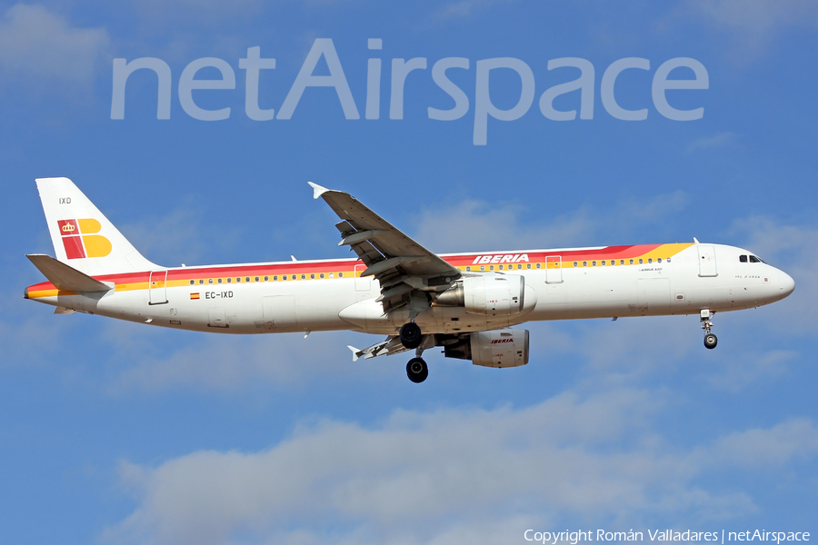 Iberia Airbus A321-211 (EC-IXD) | Photo 447816