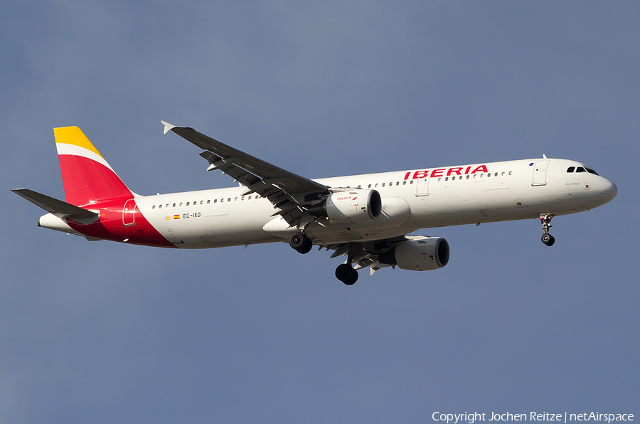 Iberia Airbus A321-211 (EC-IXD) | Photo 46176