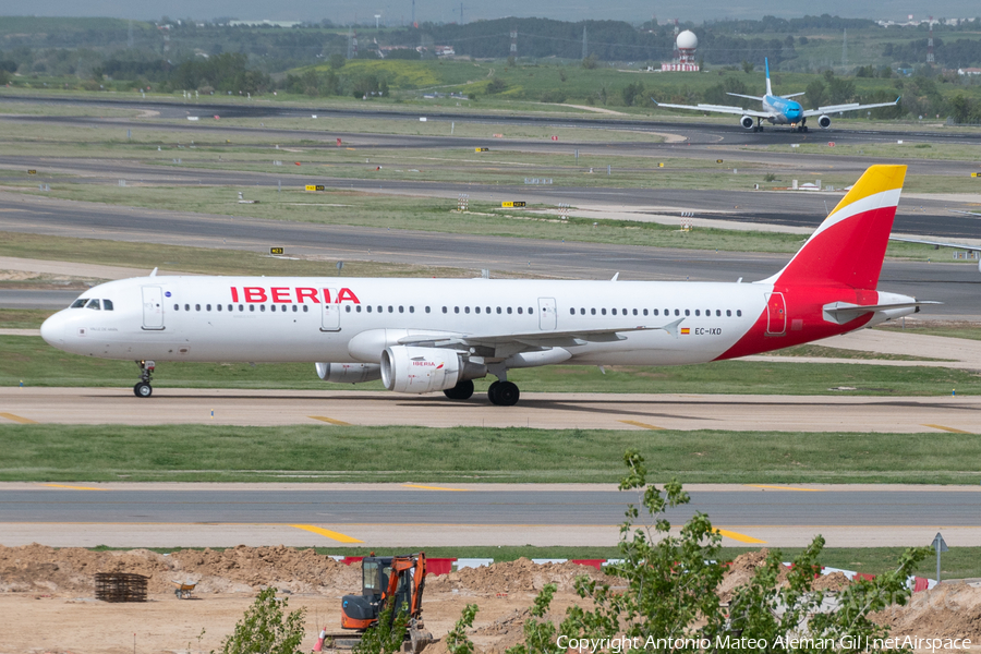 Iberia Airbus A321-211 (EC-IXD) | Photo 629038