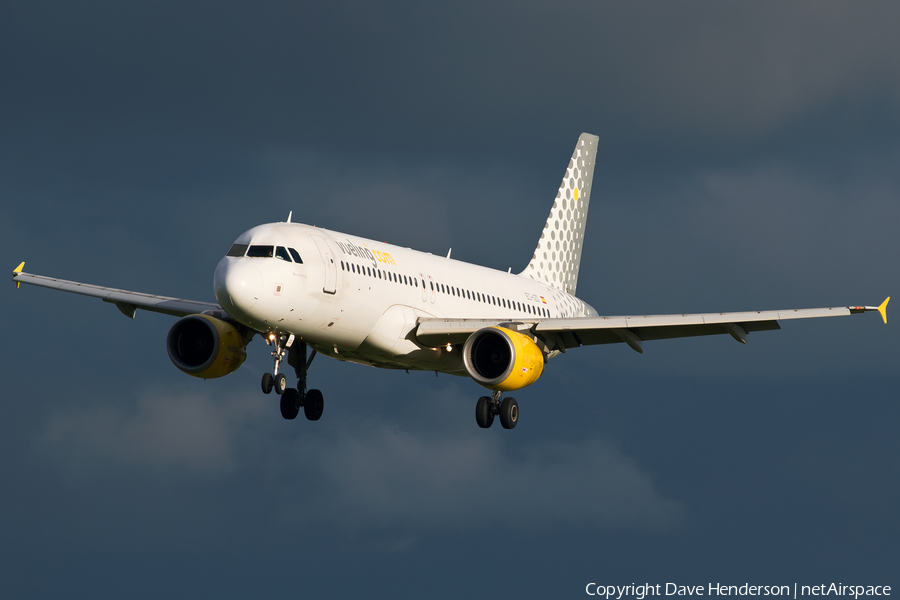 Vueling Airbus A320-214 (EC-IZD) | Photo 97837
