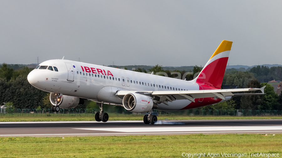 Iberia Airbus A320-214 (EC-IZH) | Photo 281043