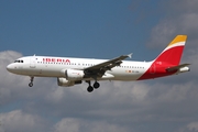 Iberia Airbus A320-214 (EC-IZH) at  Hamburg - Fuhlsbuettel (Helmut Schmidt), Germany