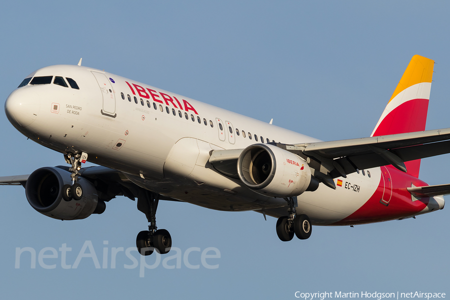 Iberia Airbus A320-214 (EC-IZH) | Photo 131281