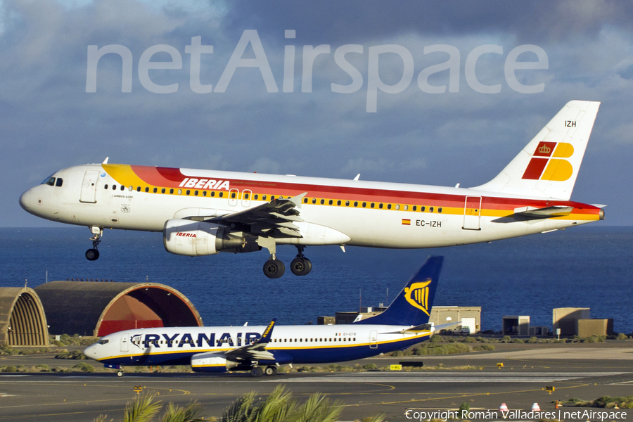 Iberia Airbus A320-214 (EC-IZH) | Photo 339177