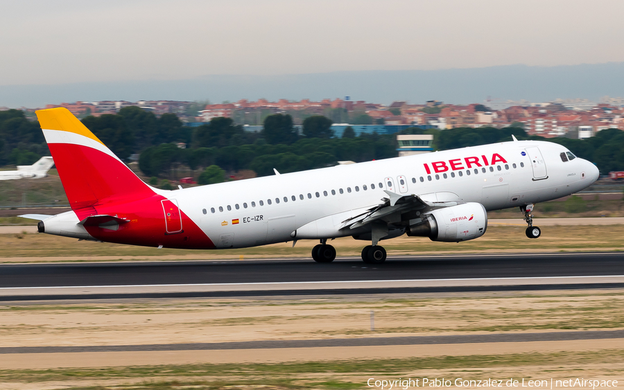 Iberia Airbus A320-214 (EC-IZR) | Photo 339259