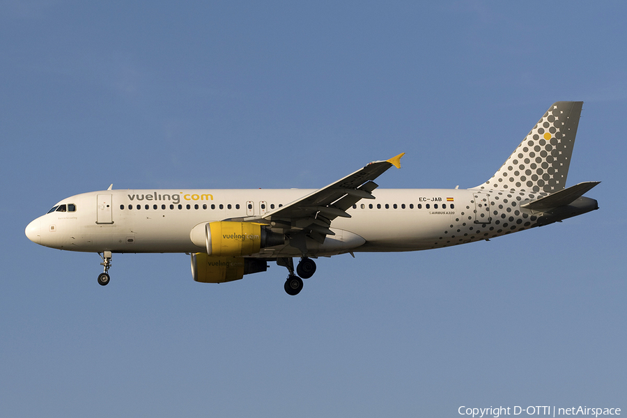 Vueling Airbus A320-214 (EC-JAB) | Photo 278196