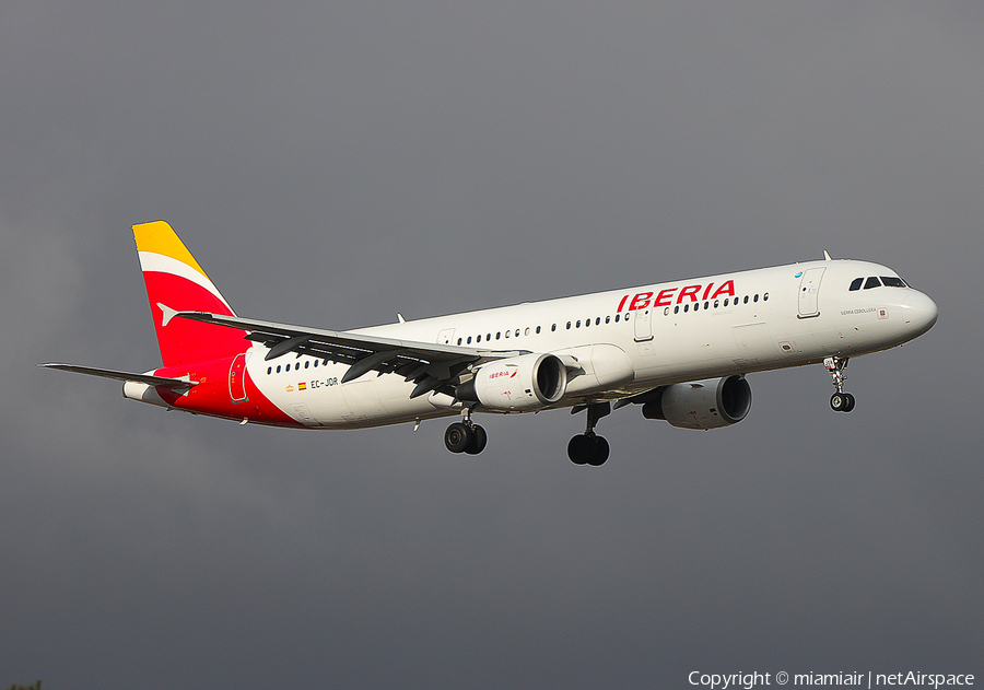 Iberia Airbus A321-211 (EC-JDR) | Photo 238082