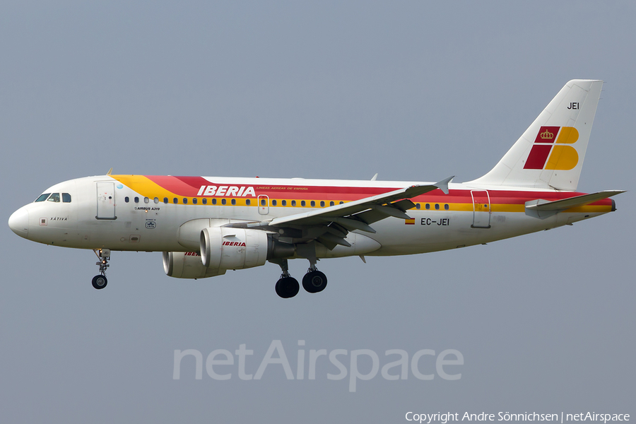 Iberia Airbus A319-111 (EC-JEI) | Photo 74798