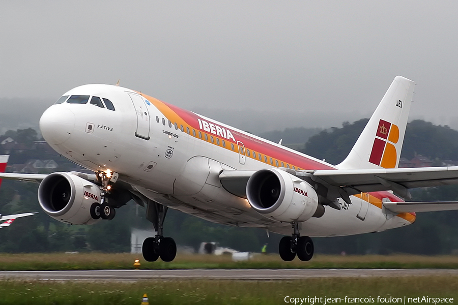 Iberia Airbus A319-111 (EC-JEI) | Photo 147725