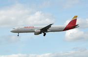 Iberia Airbus A321-211 (EC-JEJ) at  Hamburg - Fuhlsbuettel (Helmut Schmidt), Germany