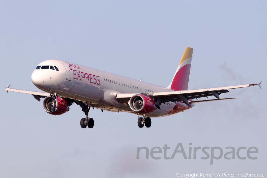 Iberia Express Airbus A321-211 (EC-JEJ) | Photo 332288