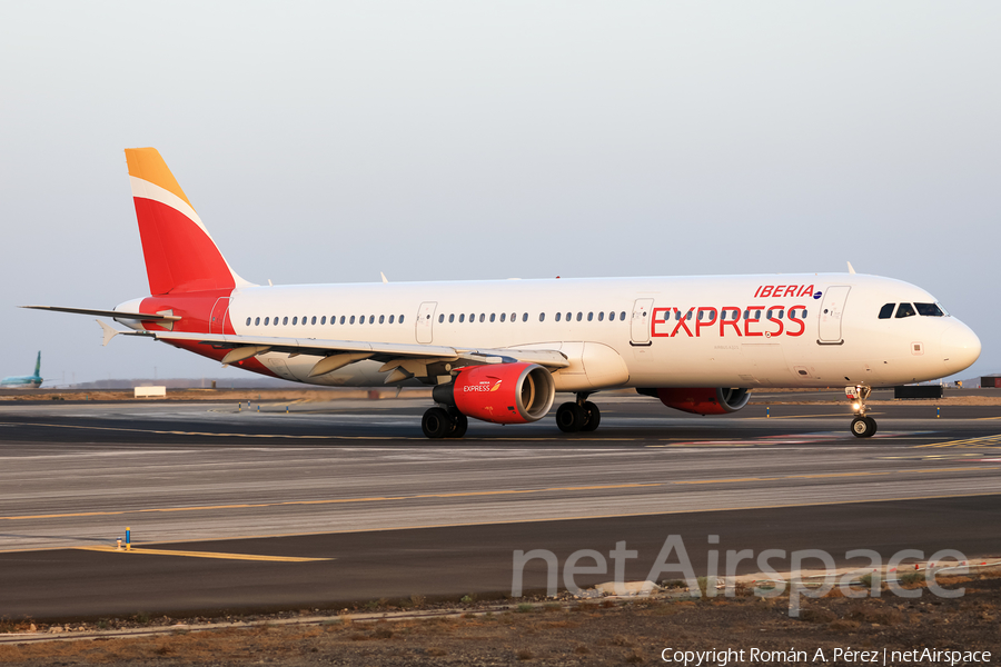 Iberia Express Airbus A321-211 (EC-JEJ) | Photo 476890