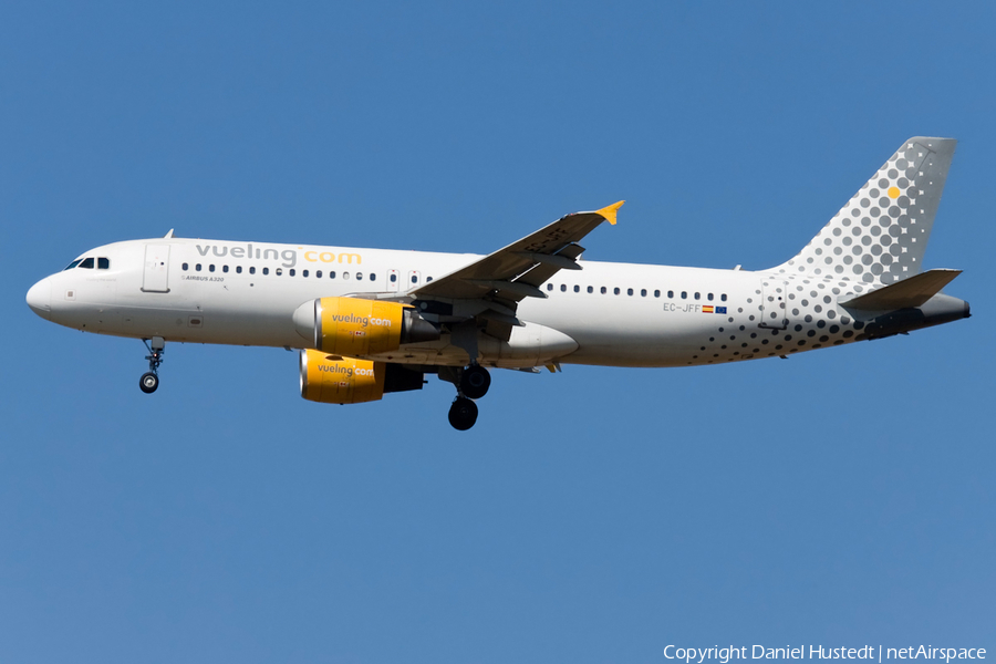 Vueling Airbus A320-214 (EC-JFF) | Photo 516071
