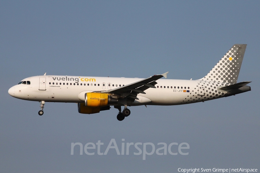 Vueling Airbus A320-214 (EC-JFF) | Photo 30055